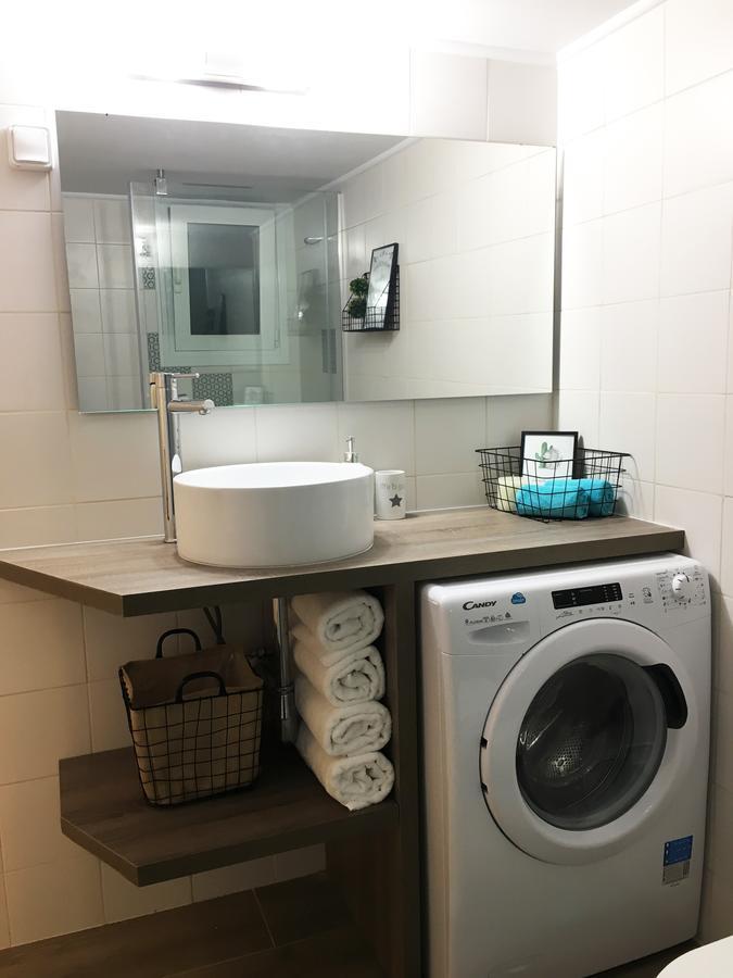 Athina Apartments Athen Zimmer foto